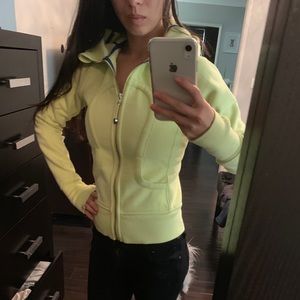 Lululemon size 2 scuba zip up sweatshirt